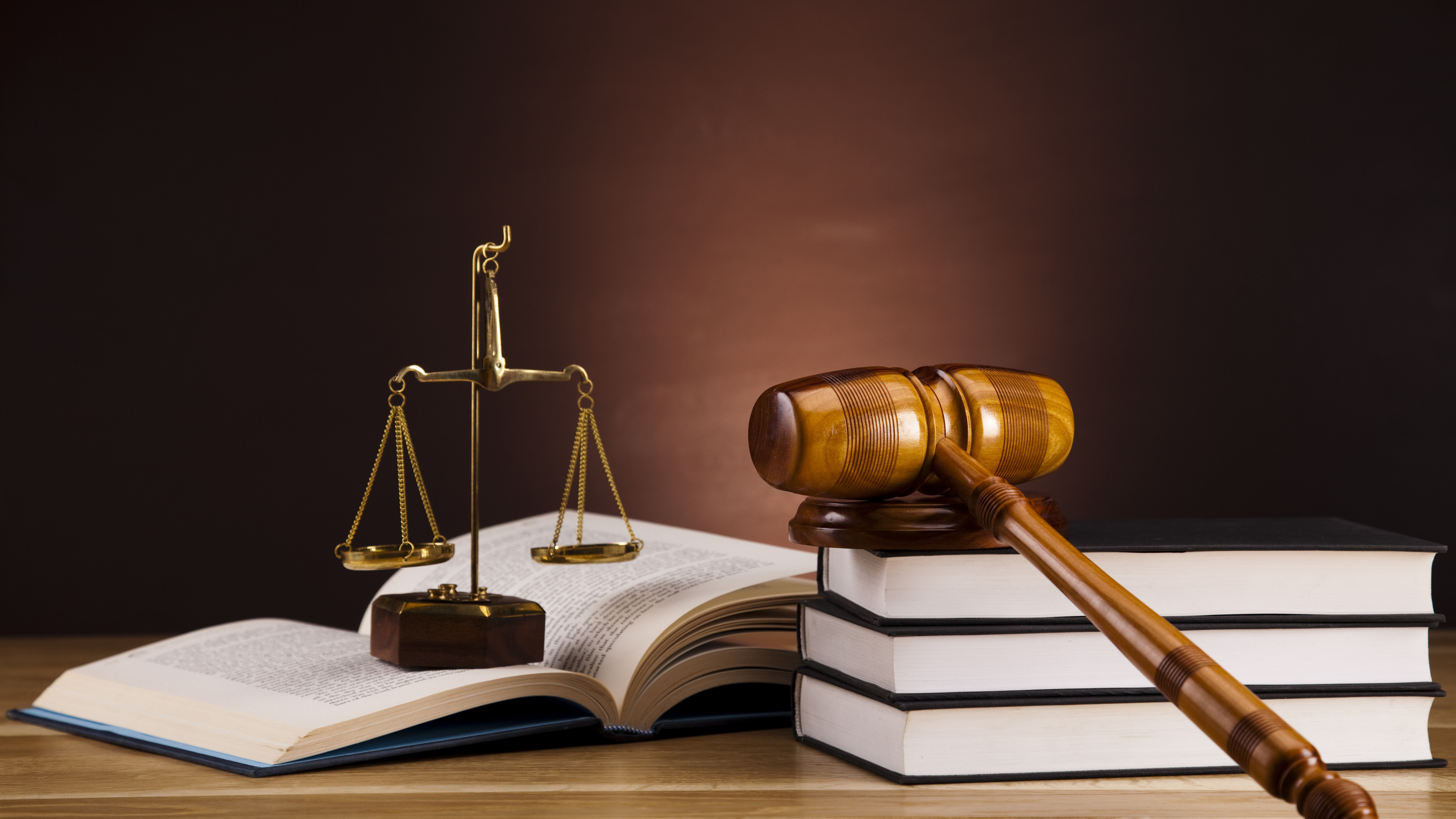 موارد تعیین وکیل تسخیری در محاکم